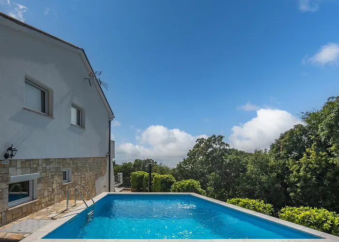Hidden Pool House With Sea View - Happy